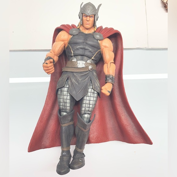 Marvel Other - Marvel Mighty Thor action
Figurine